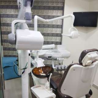  Dr. Maitry M. Shah Dental Clinic & Implant Center 