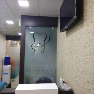  Dr. Maitry M. Shah Dental Clinic & Implant Center 